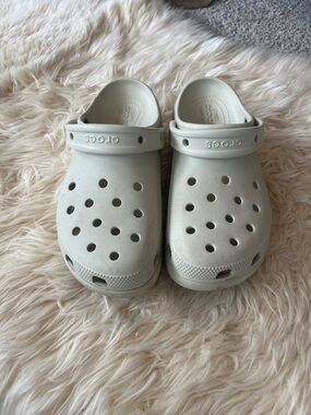 CROCS platform clog